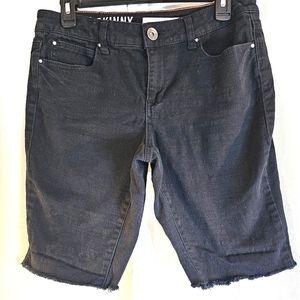 2/$20 DKNY JEANS 8 Black Jeans